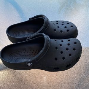 Black Crocs